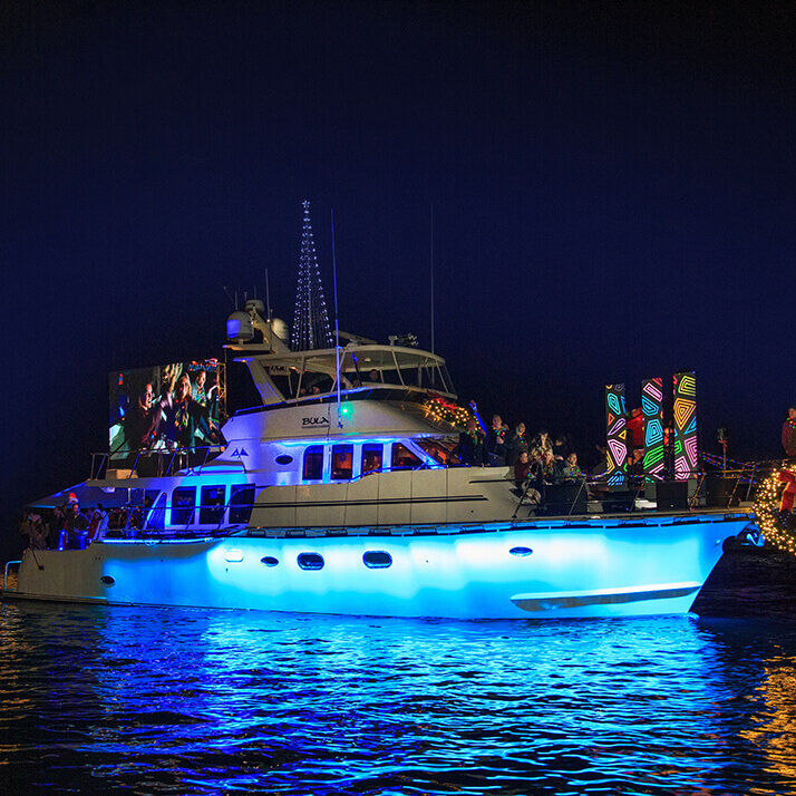 GrandMarshalBoat_2019_NBBoatParade_CREDIT BleuCottonPhoto_BULA