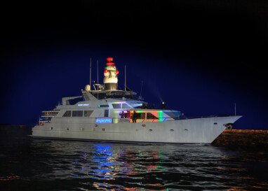 Official Lead Boat – Burning Daylight